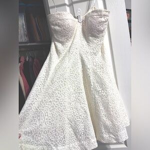 Lace Donna Morgan strapless dress